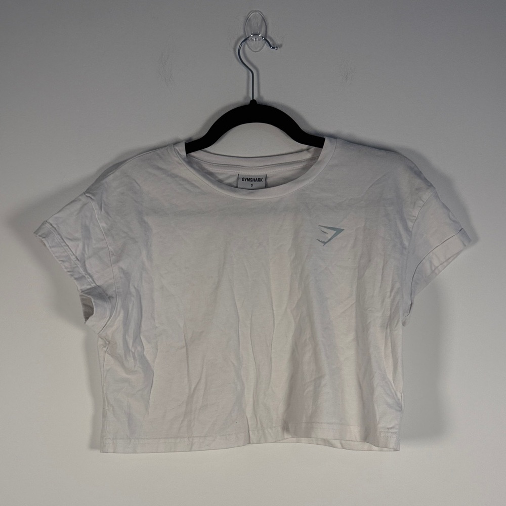 NWOT Gymshark White Croppd Tee with Logo